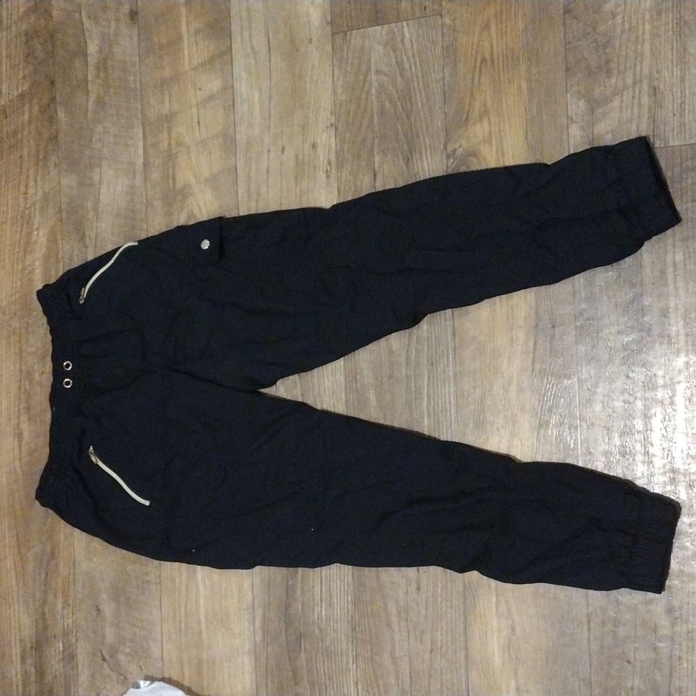 Black Jaanuu scrub pants